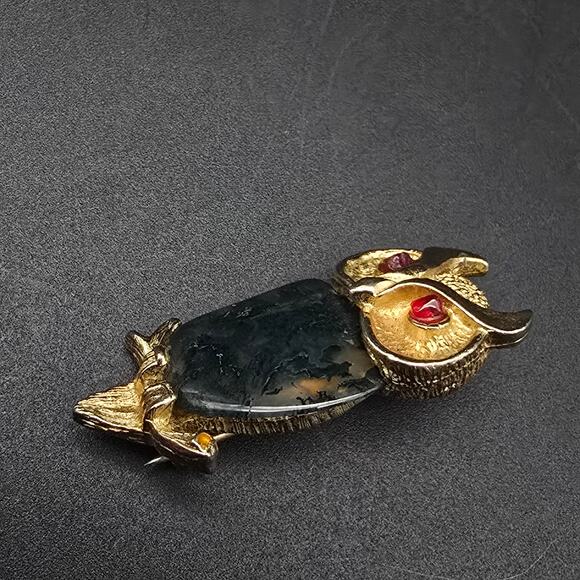 Vintage Green Moss Agate Gemstone Owl Brooch Gold Tone Red Eyes - Picture 2 of 7